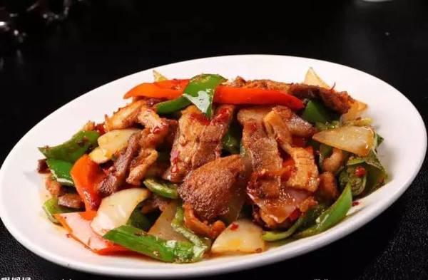 四川传统菜式回锅肉，色香味俱全，下饭菜之首